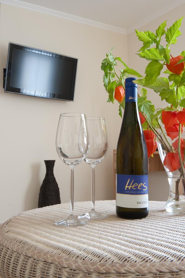 Weingut Hees - Landgasthof Zum Jaeger Aus Kurpfalz Auen 客房 照片